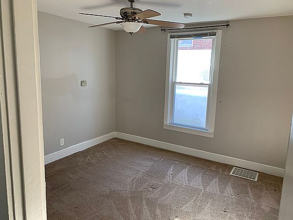 3rd image of 5215 Dewey Ave