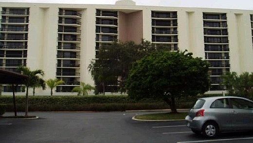 1st image of 690 Island Way APT 411
