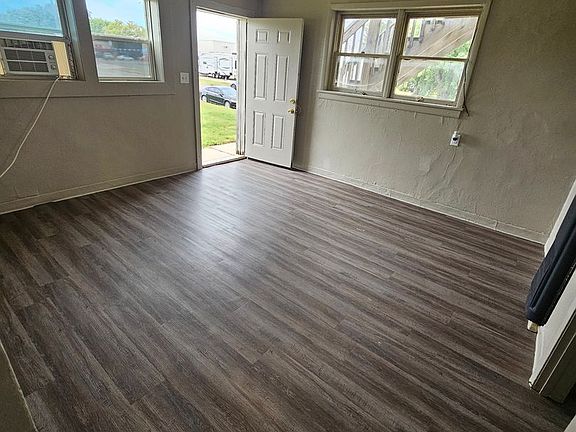 3rd image of 127 E 10th St #1