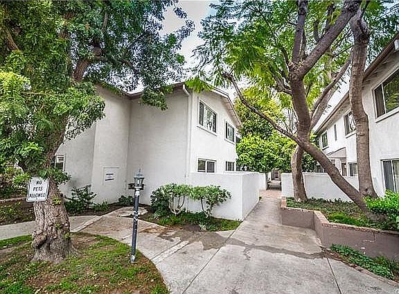 5th image of 18555 Collins St APT C19