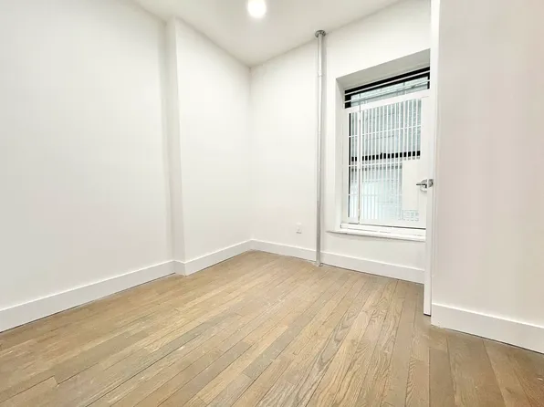 1975 Adam Clayton Powell Boulevard image 4 of 11