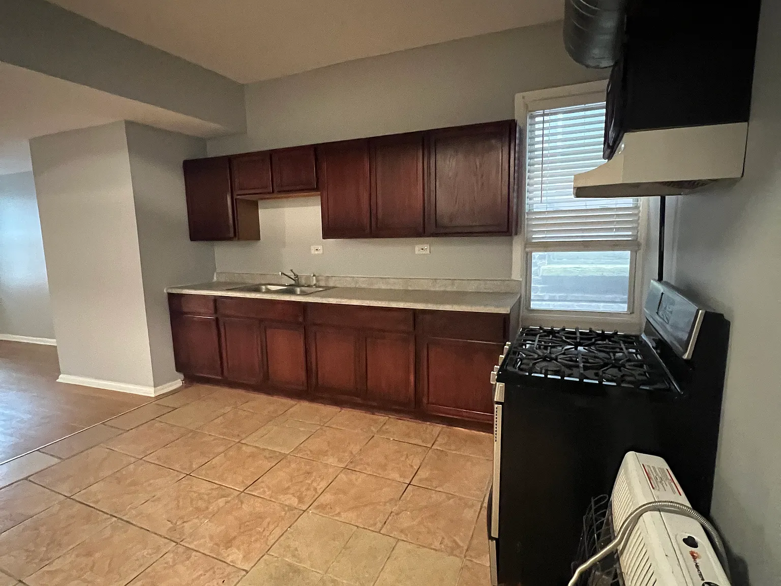 2 bed, $2,400 — Photo 4