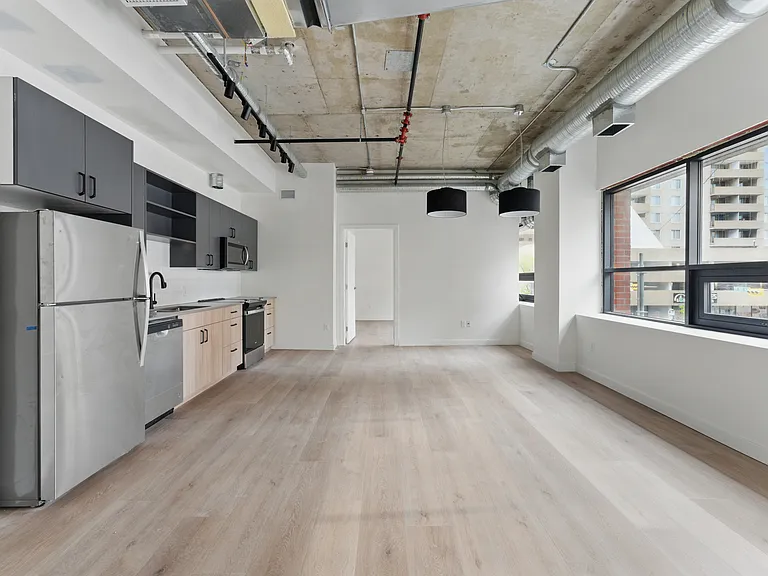 744 4th Ave SW — Photo 27