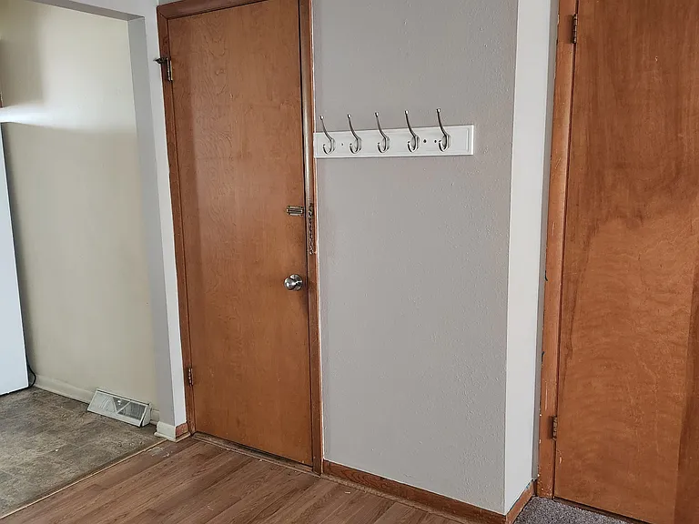 3919 W Sylvania Ave — Photo 8