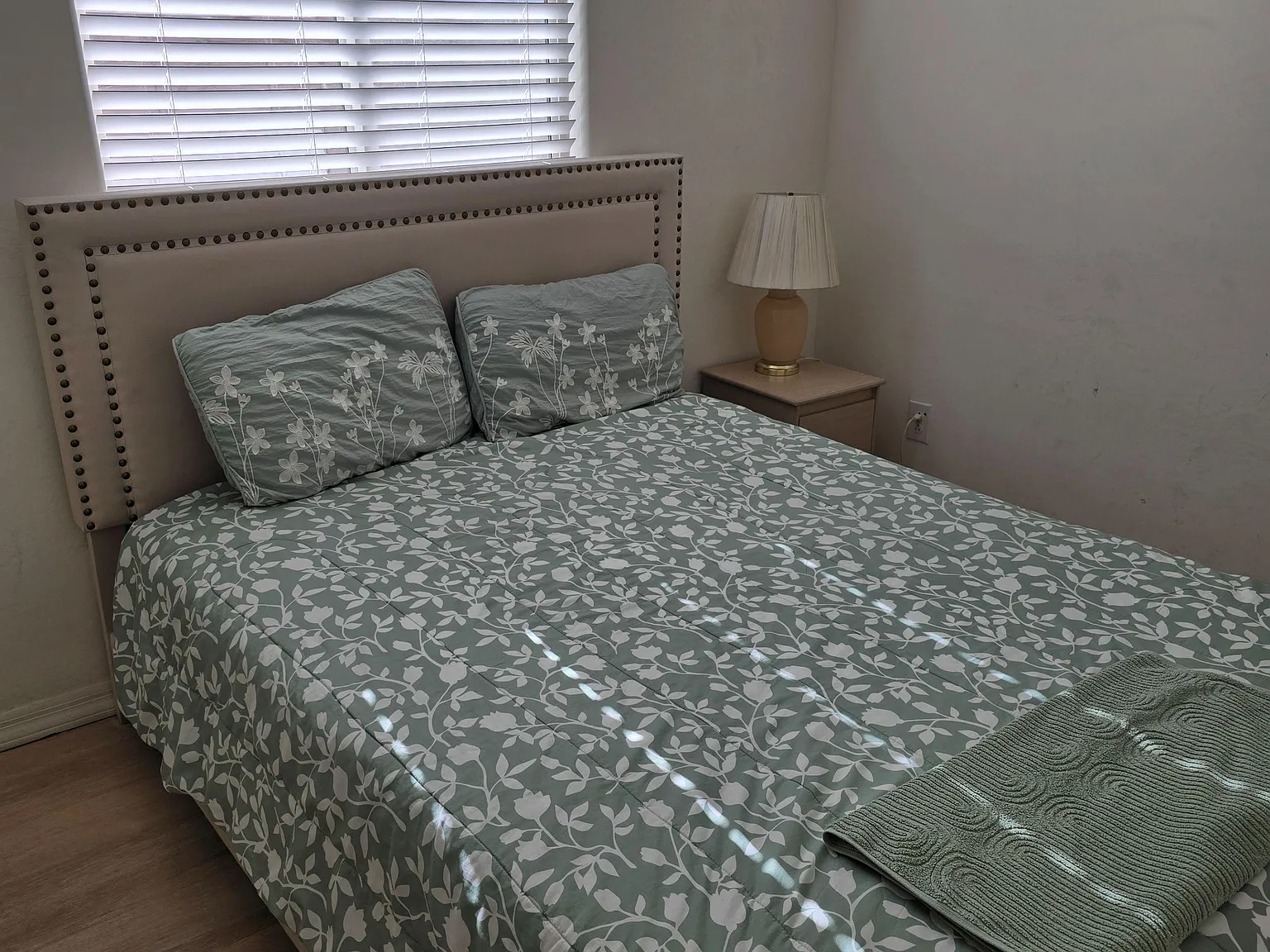 4 bed, 3.0 bath, 1800 sqft, $1,001 — Photo 2