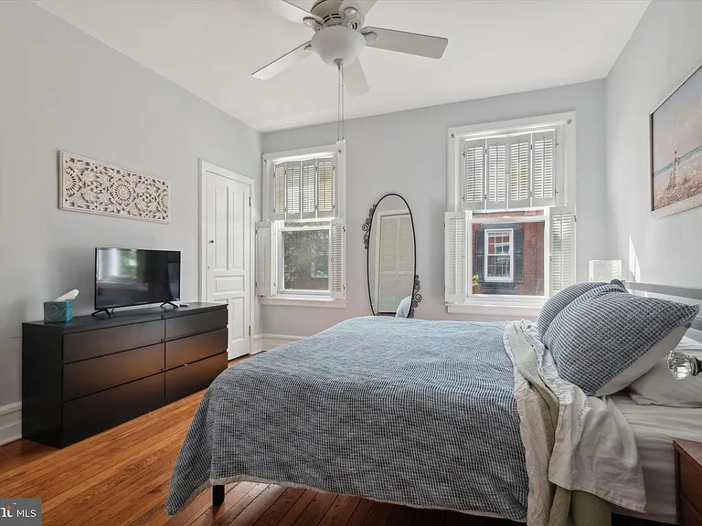 889 N Bucknell St — Photo 16