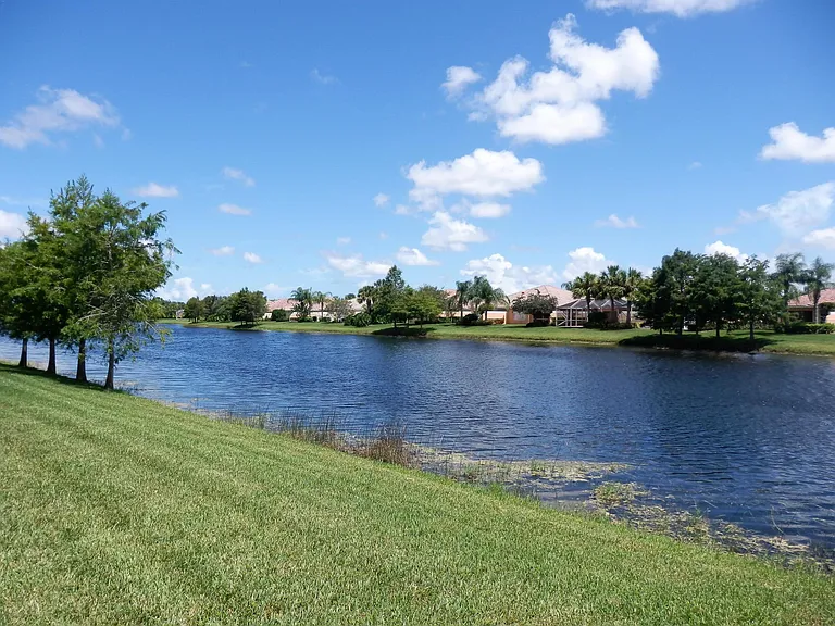 11547 SW Rockingham Dr — Photo 27