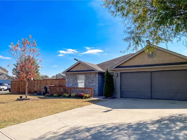 760 Cascade Cir, Springdale, AR 72764