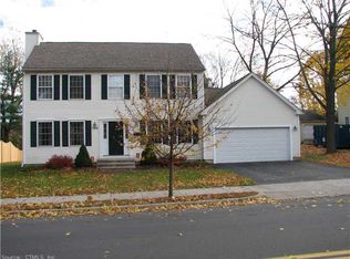 102 Curtis St, Meriden, CT 06450