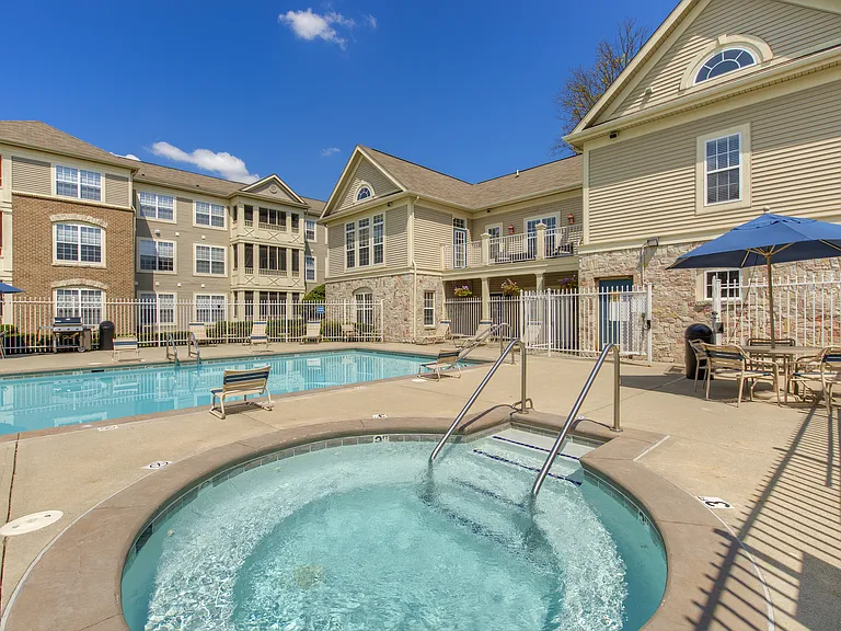 StoneBridge Luxury Apartment Homes — Photo 15