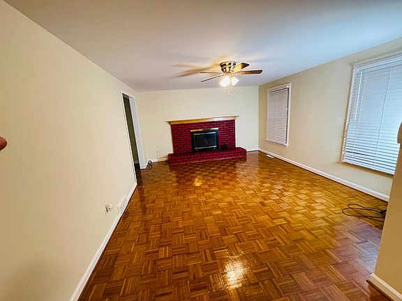 5th image of 157 Fairgreen Dr