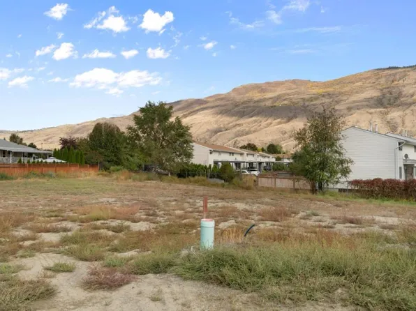 2633 Elston Dr, Kamloops, BC V2B 6X2