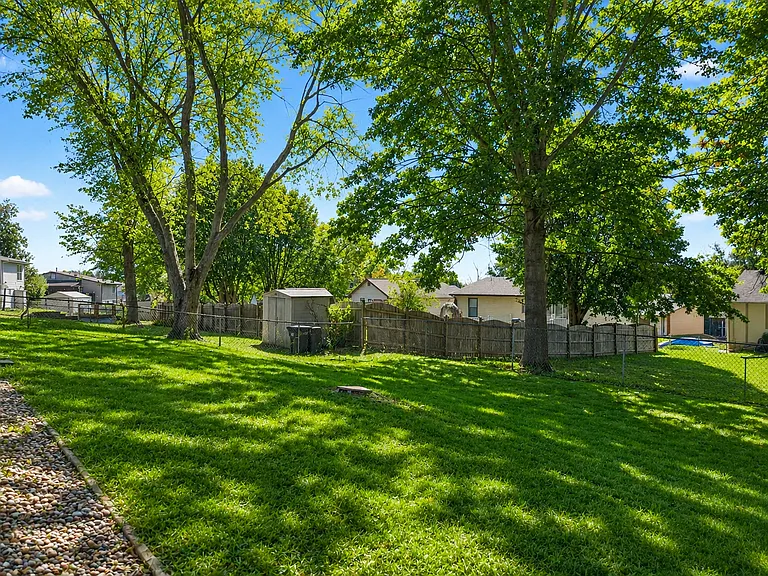 840 Gerald Ave — Photo 45
