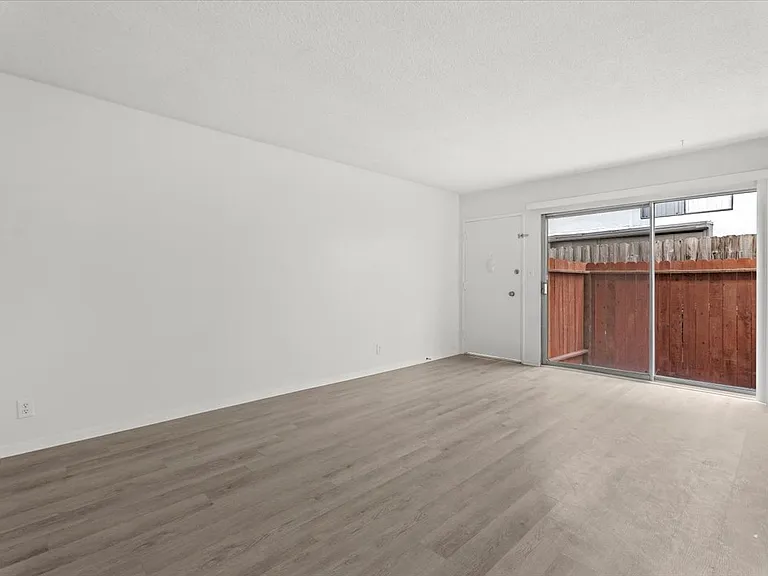 1236 McClellan Dr #5 — Photo 5
