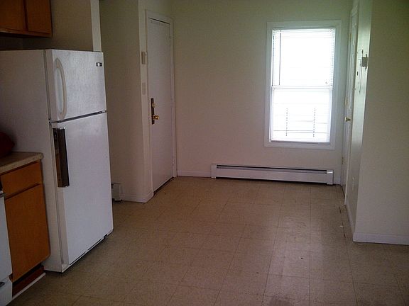 OPPOSITE VIEW OF KITCHEN ADDITIONAL WINDOW.