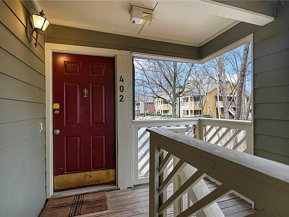 2nd image of 402 McGill Pl NE