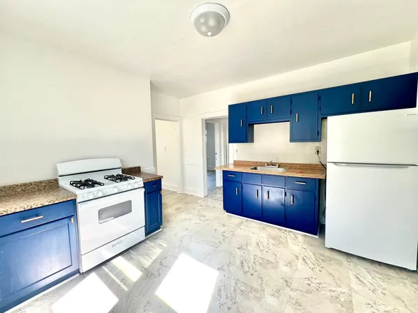 94-96 Hillside Ave #2, Hartford, CT 06106