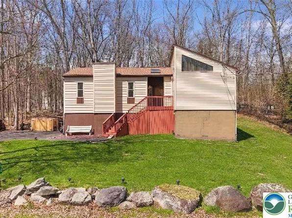 110 Sundew Dr, East Stroudsburg, PA 18301