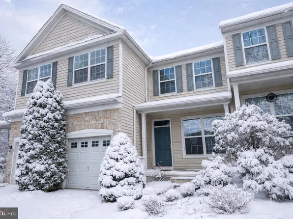 40 Compass Cir, Mount Laurel, NJ 08054