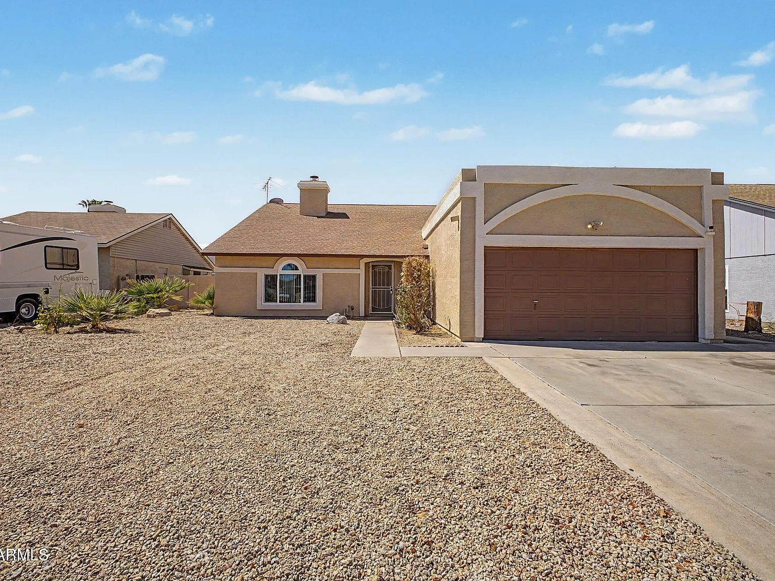 3 bed, 2.0 bath, 1720 sqft, $2,050 — Photo 2