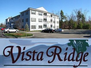 16 Crestview Cir, Londonderry, NH 03053