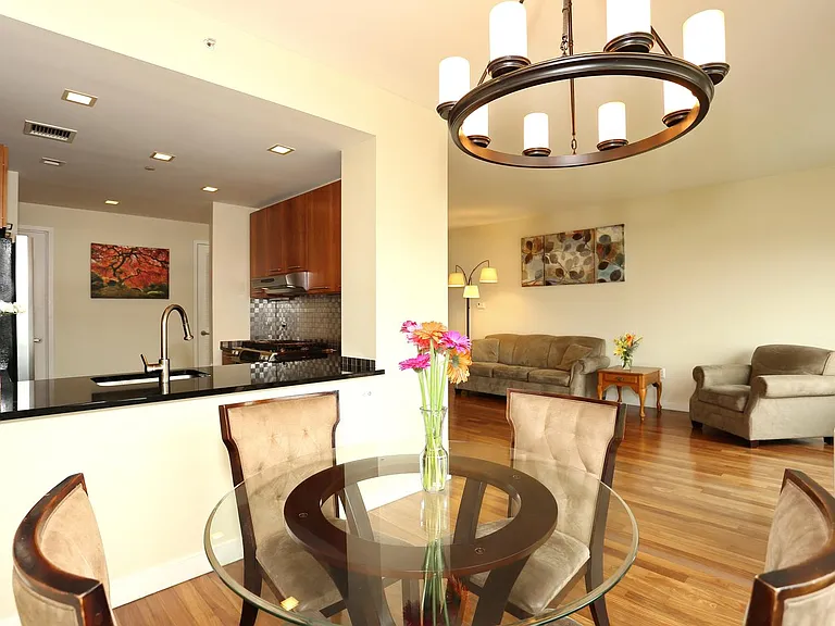 25 Hudson St #10 — Photo 6