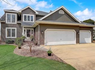 712 S 2nd St, Mount Horeb, WI 53572