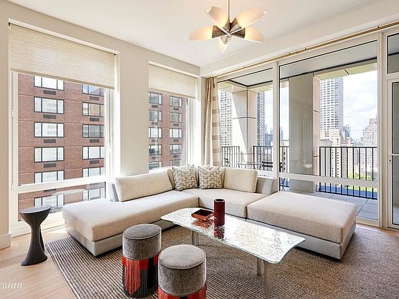 2nd image of 15 W 61st St APT 19D