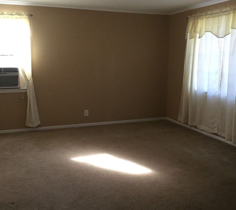 1st image of 507 Baker St