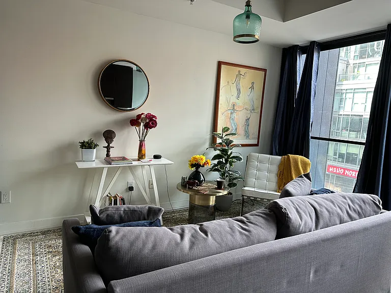 629 King St W — Photo 12