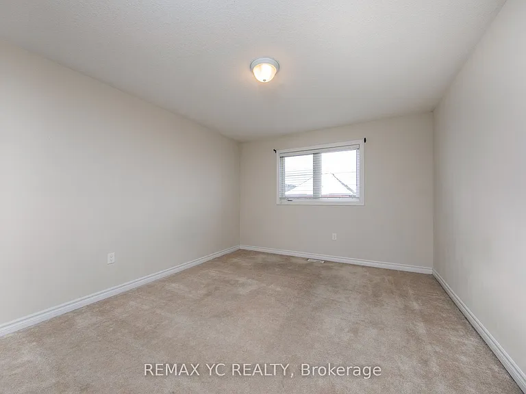 56 Walker Blvd — Photo 27