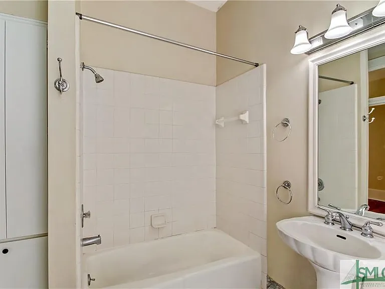 117 W Charlton St — Photo 9