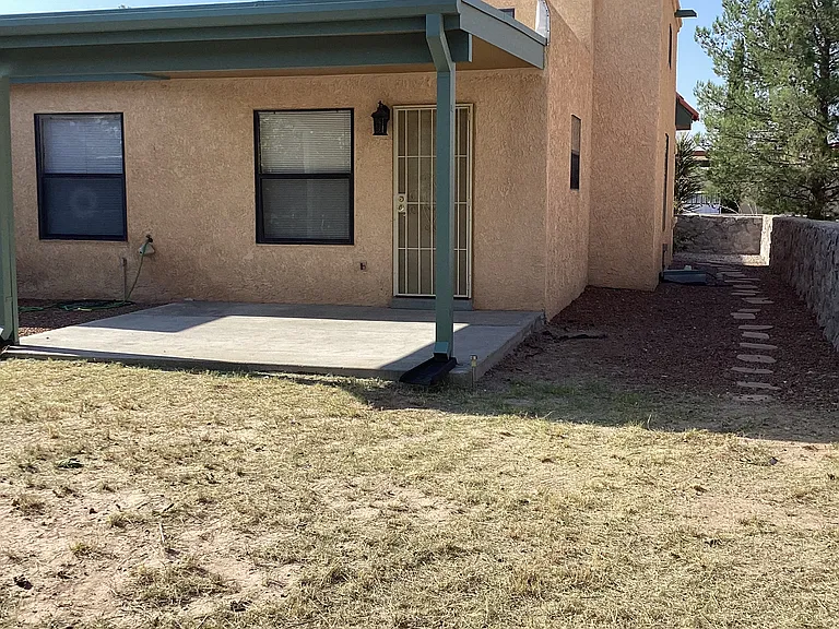 2085 Pinetrail St — Photo 15