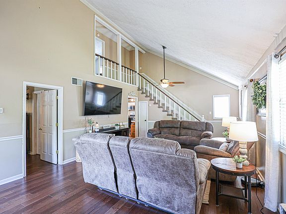 5th image of 246 Anita Dr