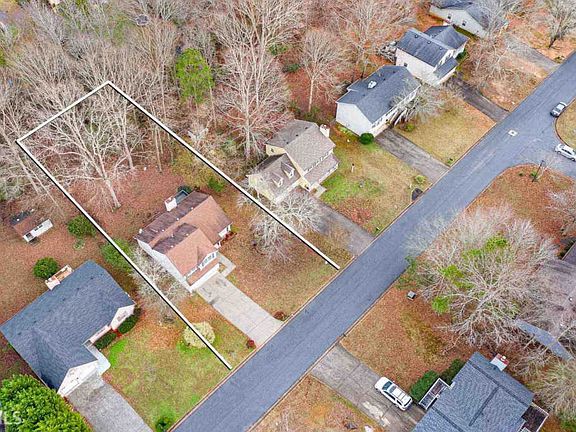 4th image of 2435 Windridge Dr NE
