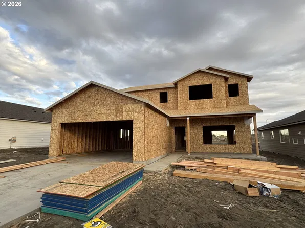 925 E Maple Brook Ave, Hermiston, OR 97838