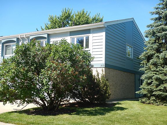 3rd image of 219 Lakeshore Ln