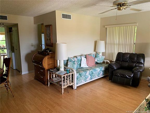 5th image of 451 SW South River Dr APT 203