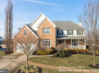 37 Fieldcrest Dr, Columbus, NJ 08022