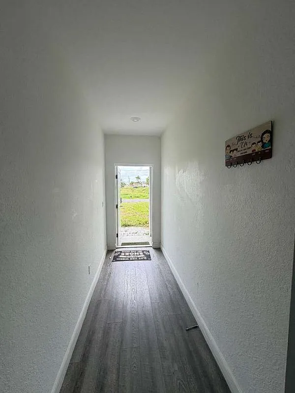 3 bed, 2.0 bath, 1293 sqft, $1,600 — Photo 1
