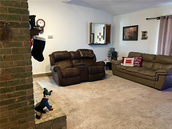 2nd image of 213 Glenwick Pl