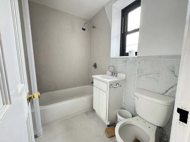 140-70 Ash Ave #602 — Photo 7