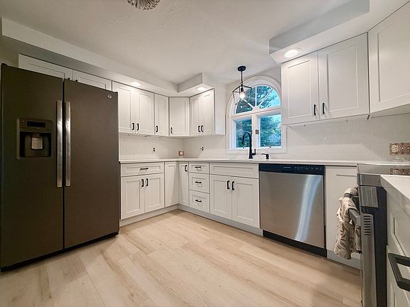5th image of 66 Belmont St
