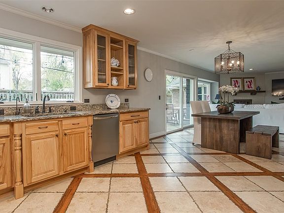 3rd image of 3125 Spanish Oak Dr