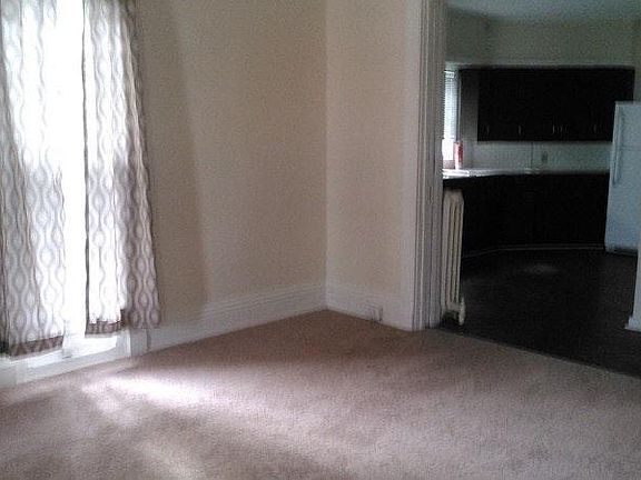 4th image of 128 W Bank St APT 1