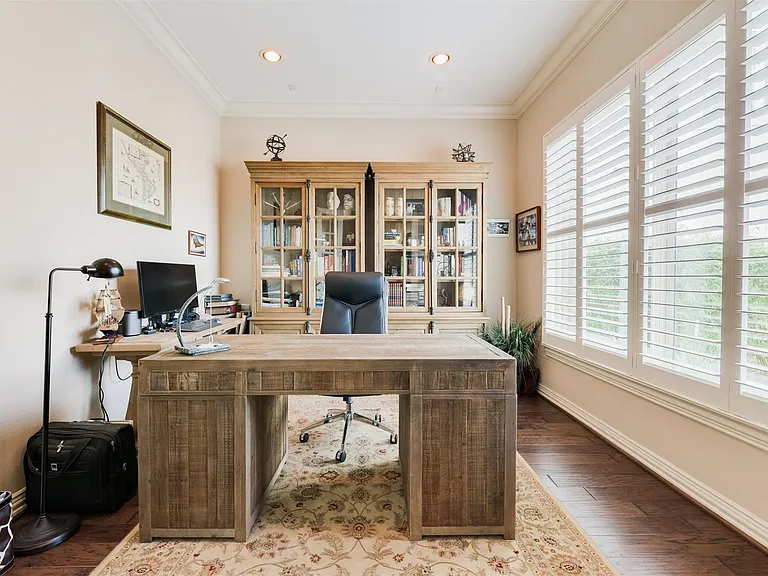 1826 Jade Hollow Ln — Photo 6