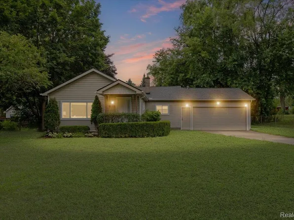 8344 Millis Rd, Shelby Township, MI 48317