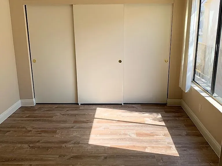 Claudina Apartments — Photo 12
