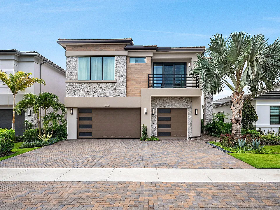 9366 Tangerine Coast Dr