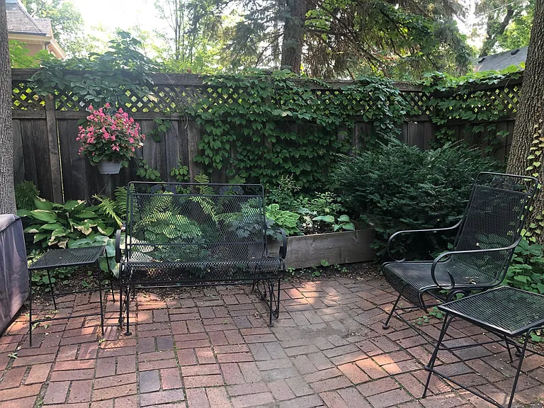 Beautifully landscaped, shared courtyard